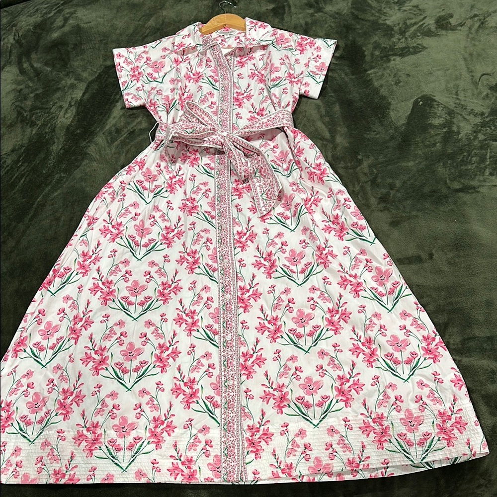 Crown and Ivy Floral Pink and White Dress